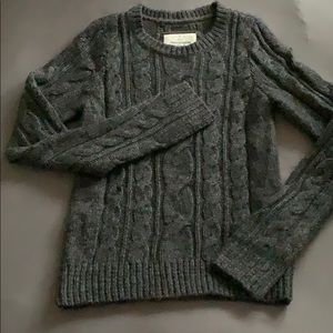 Abercrombie & Fitch sweater